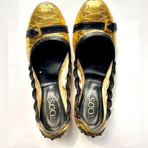 Tod's Metallic Gold Ballerina Flats 38 black buckle Tods